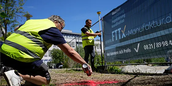 FTTx-Baustelle mit Bauzaun